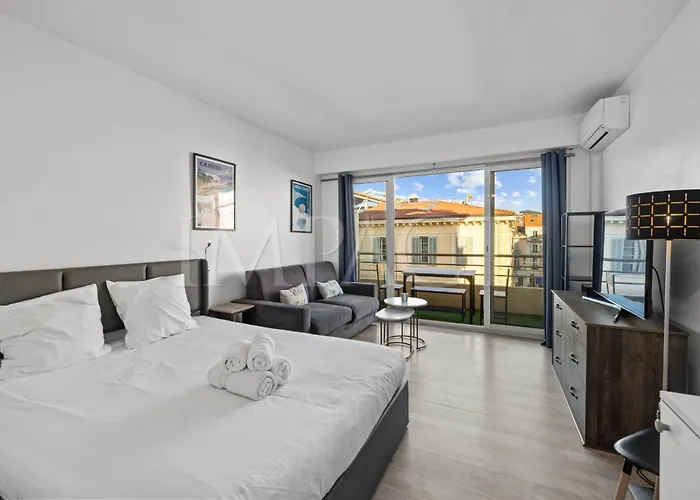 Croisette 2034 - For Rent * كان