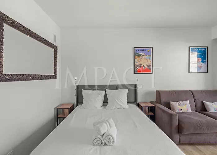 Croisette 2034 - For Rent شقة كان