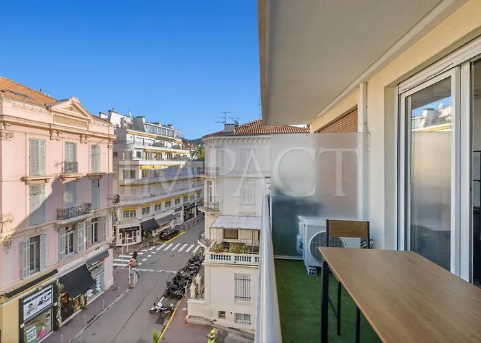 Croisette 2034 - For Rent Lägenhet Cannes